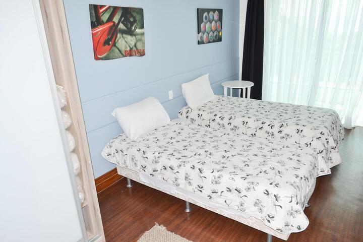 Room 28 of 146