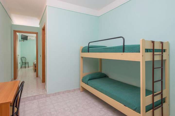 Room 6 of 89