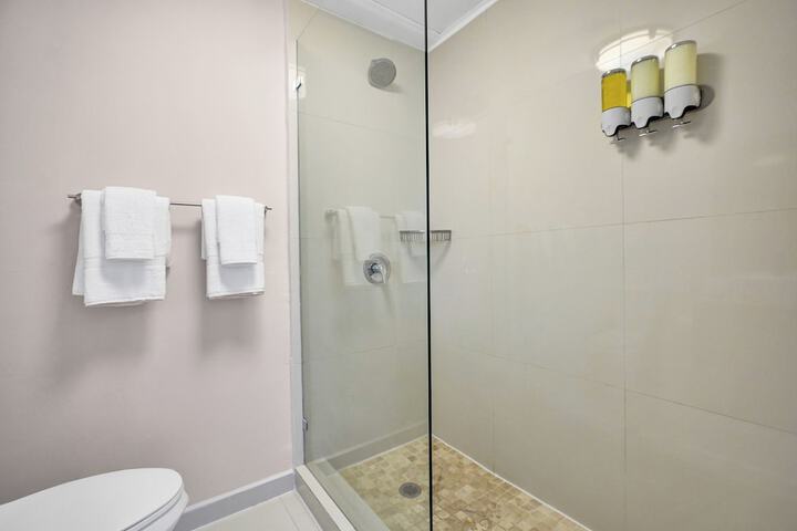 Room 8 of 19