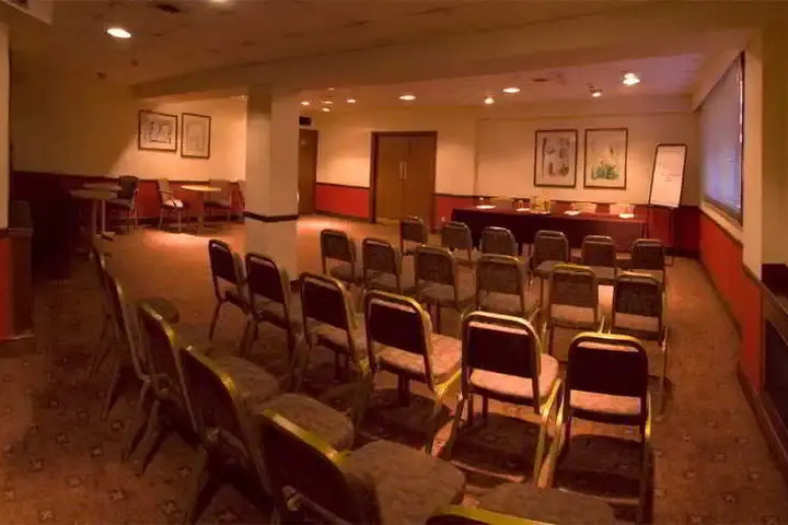 STRATHDON HOTEL
