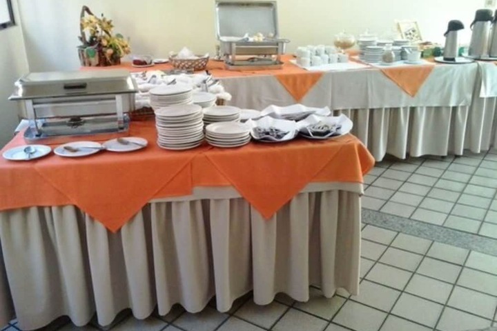 Dining 38 of 44