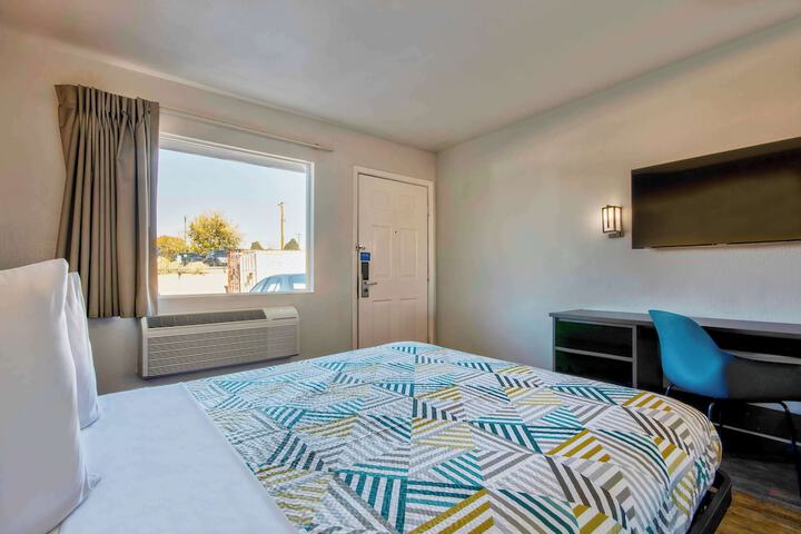 Room 6 of 26