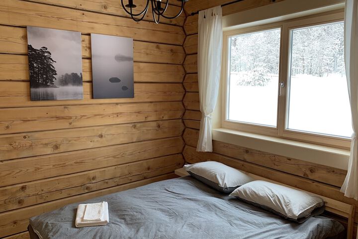 Room 6 of 90