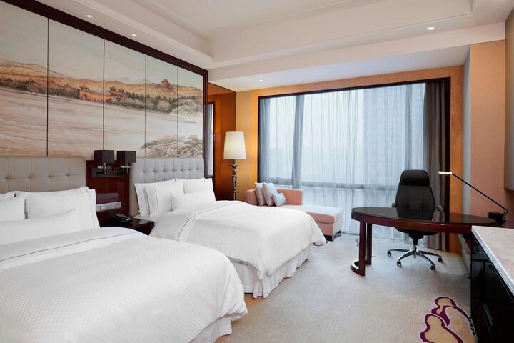 Room 16 of 95