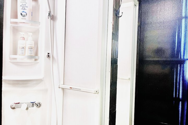 Room 32 of 172