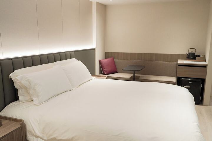 Room 50 of 83