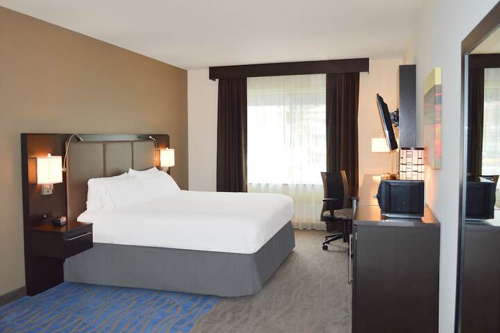 Room 3 of 45