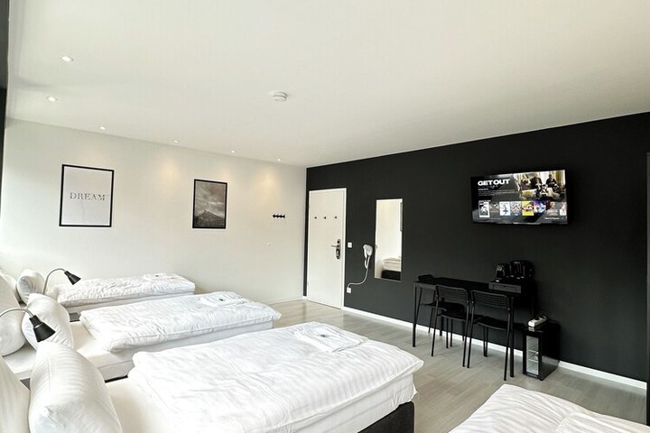 Room 5 of 63
