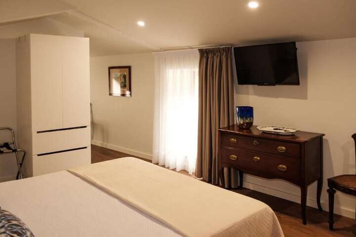 Room 8 of 51