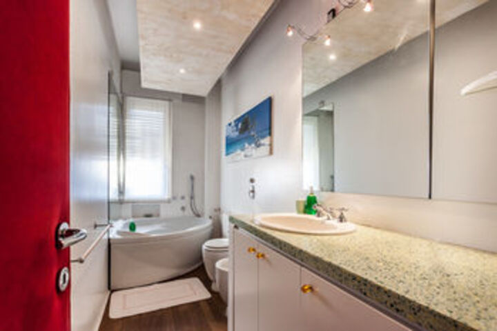 Room 2 of 49
