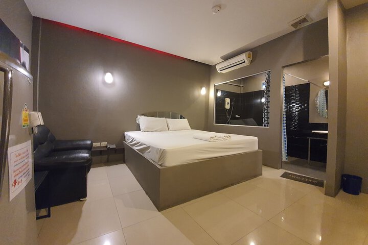 Room 7 of 19