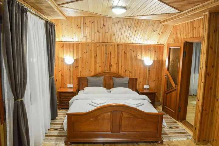 Room 2 of 14