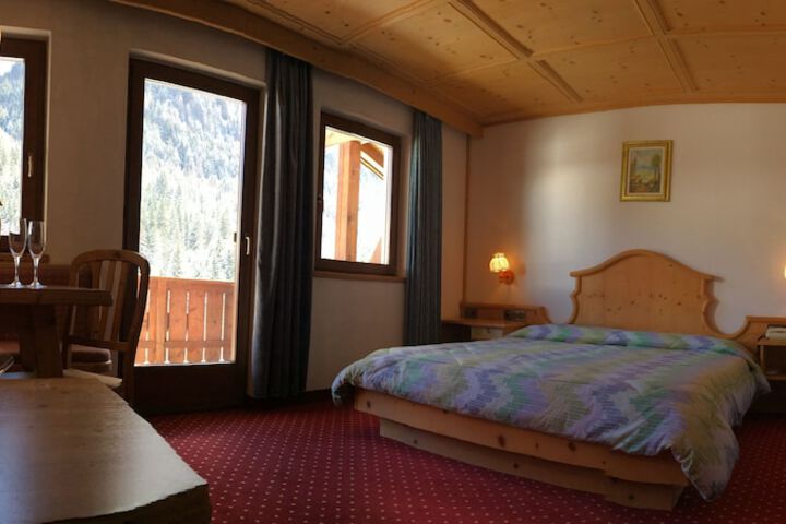 Room 8 of 38