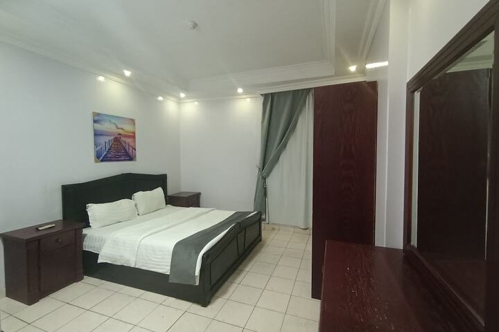 Room 12 of 165