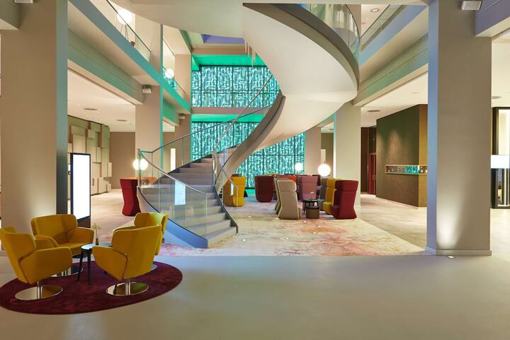Guest Lobby