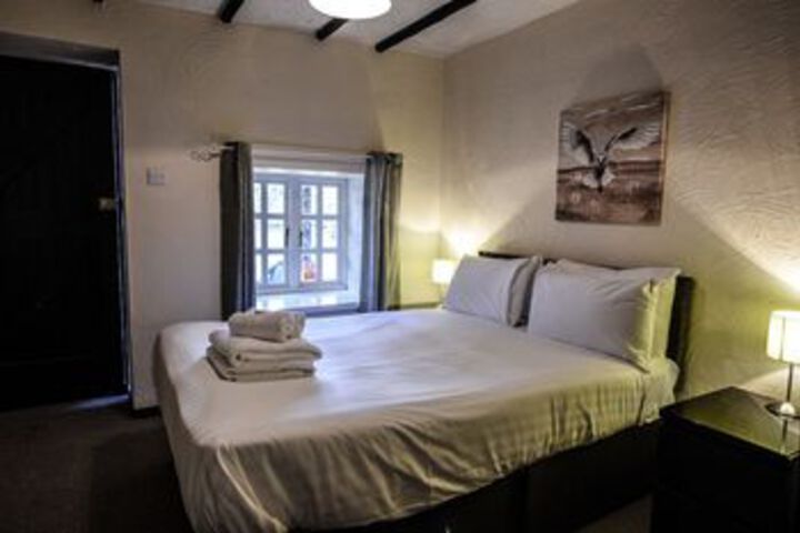 Room 17 of 40