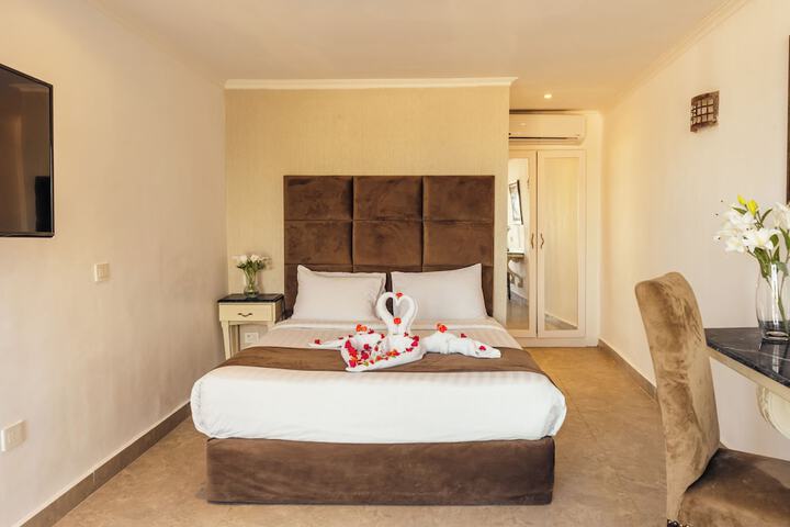 Room 32 of 73