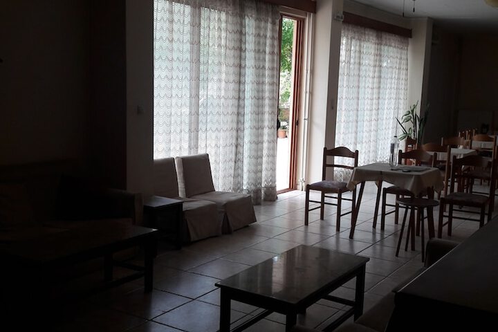 Room 14 of 30