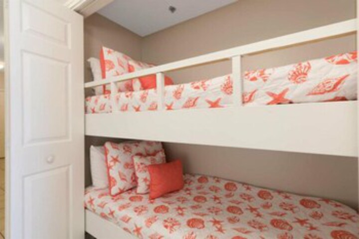 Room 160 of 169