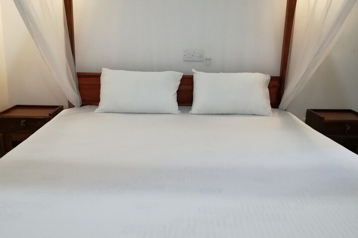 Room 2 of 16