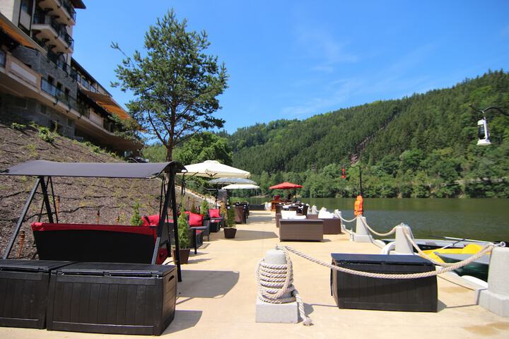 Sundeck 87 of 108