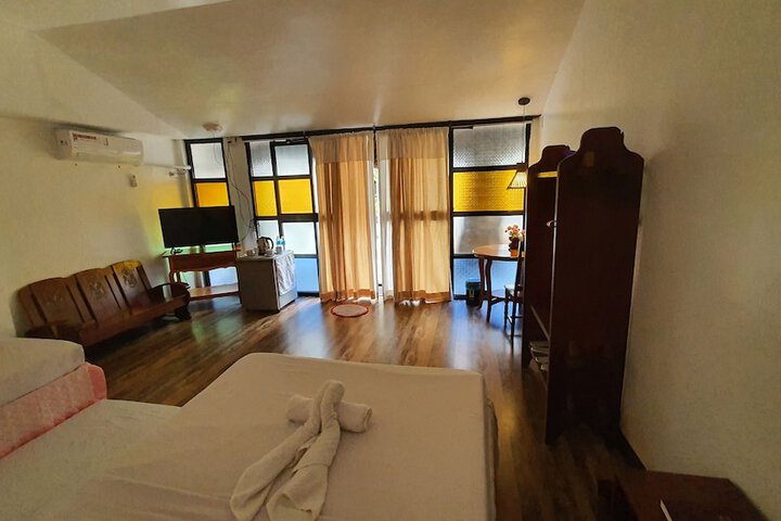 Room 21 of 141