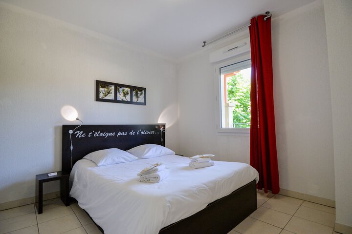 Room 4 of 87