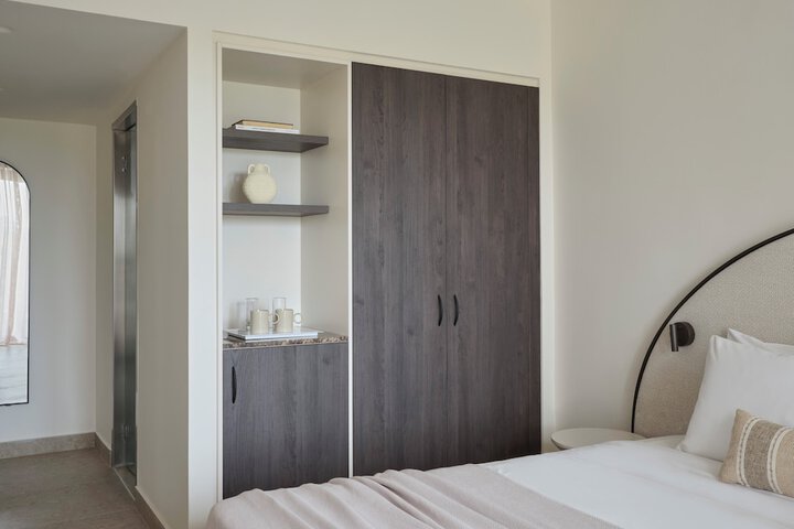 Room 35 of 128