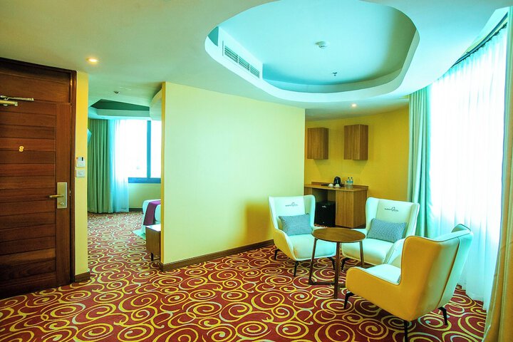 Room 33 of 91