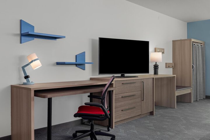 Room 12 of 43