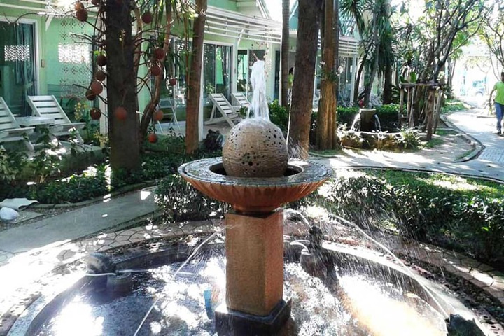 Hotel Exterior 28 of 31