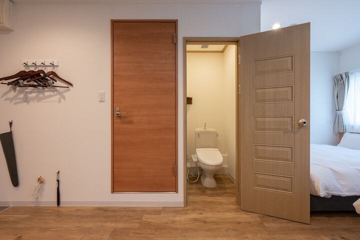 Room 3 of 18