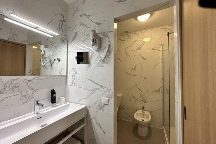 Room 69 of 114