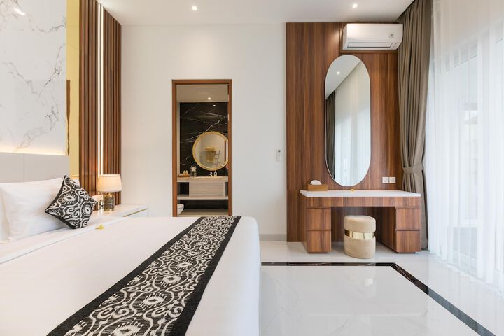 Room 3 of 62