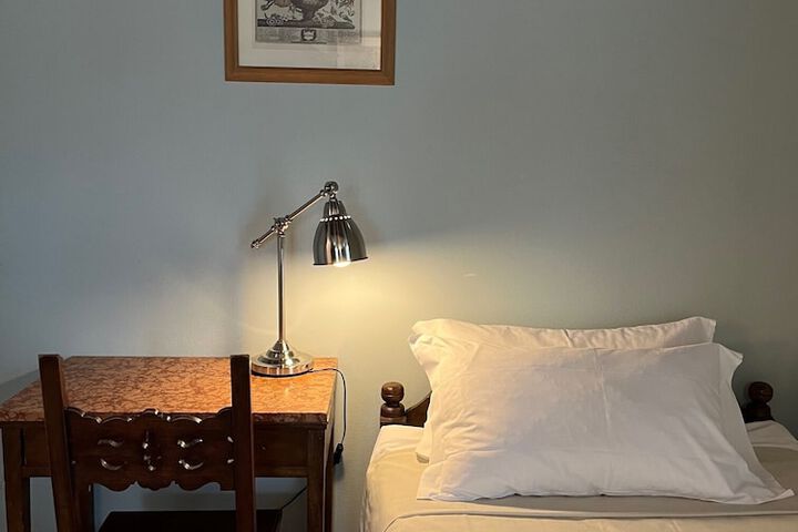 Room 12 of 26