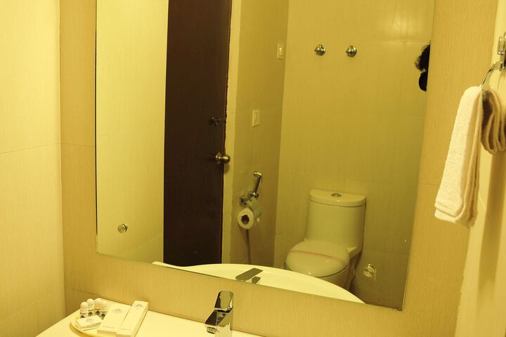 Room 2 of 9