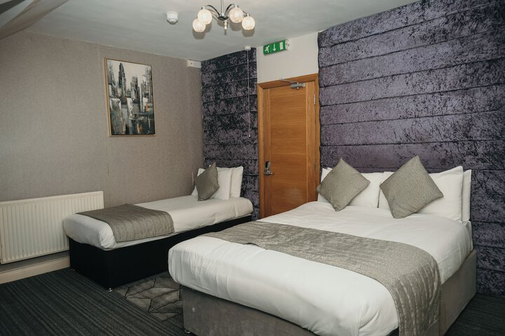 Room 8 of 19