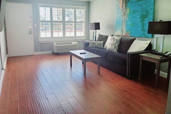 1 King Bed Sofa (2 of 22)