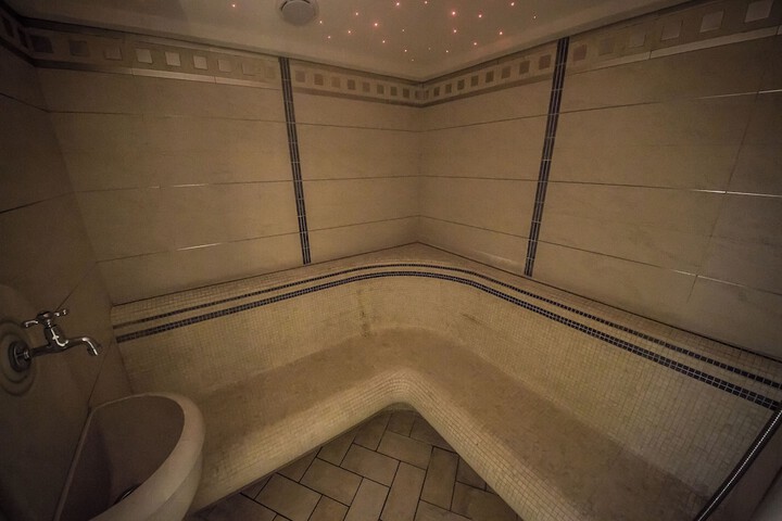 Spa 14 of 27