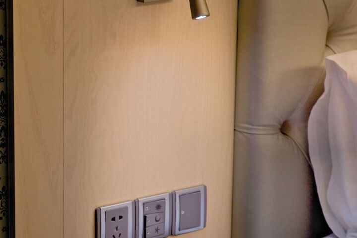 Room 47 of 87
