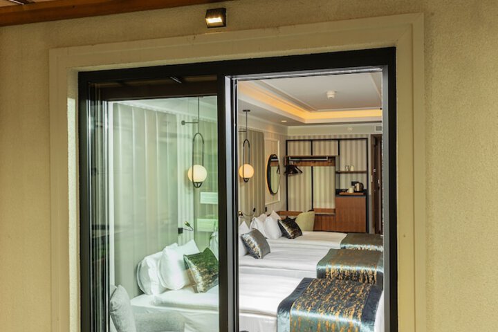 Room 37 of 130