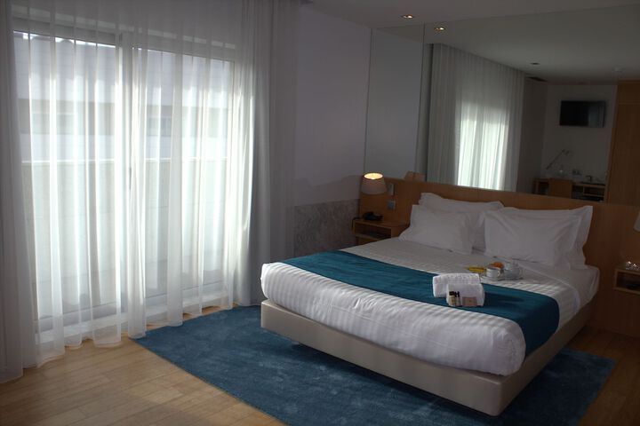 Room 9 of 43