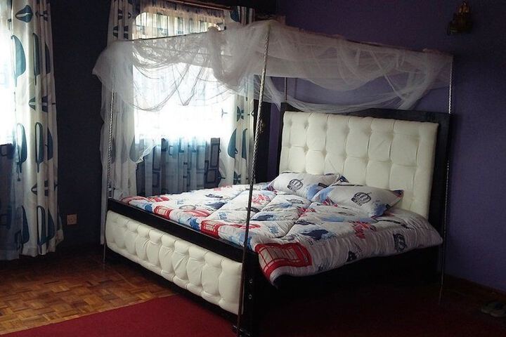 Room 6 of 19