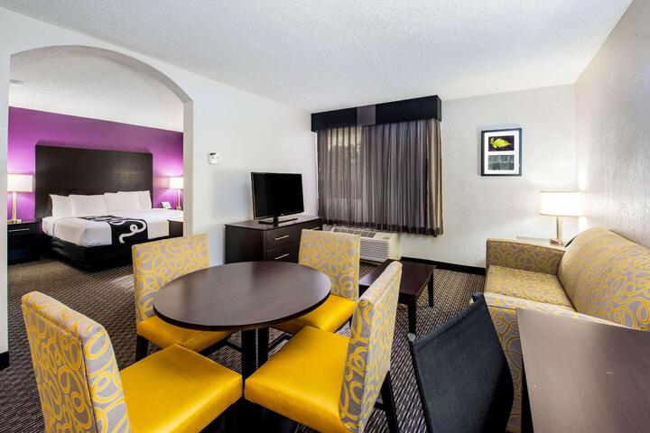 1 King Bed Executive Room (8 of 10)