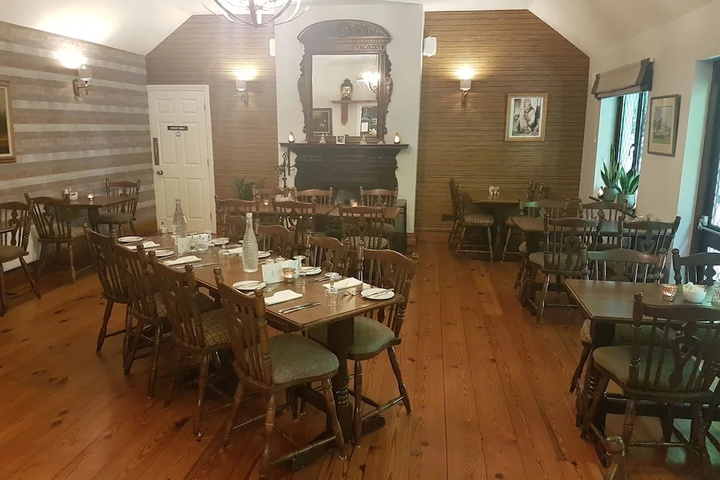 Dining 18 of 20