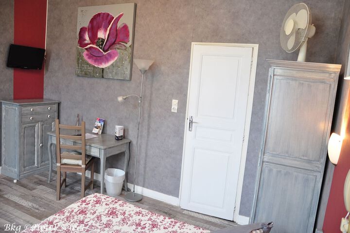 Room 8 of 82