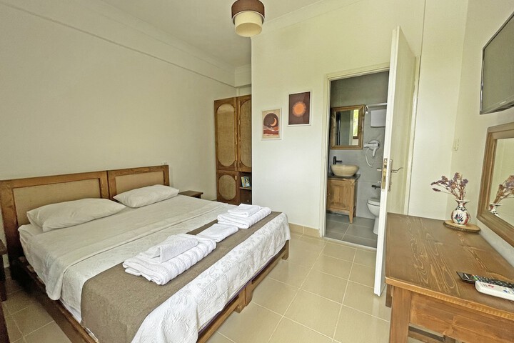 Room 11 of 43