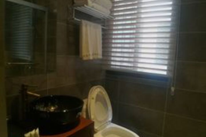 Room 6 of 39