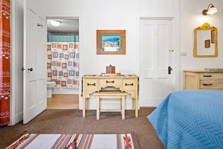Room 4 of 64