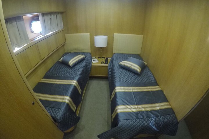 Room 11 of 39